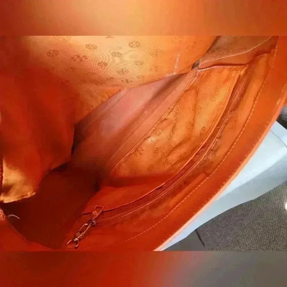 Tory Burch York Buckle Tote Bag in Orange - Picture 10 of 16